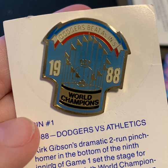 Unocal 76 Dodgers Pin - pin #1 Dodgers VS Athletics 1988 - Picture 4 of 4